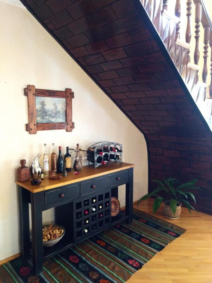 Omsi House 호텔 텔라비 외부 사진