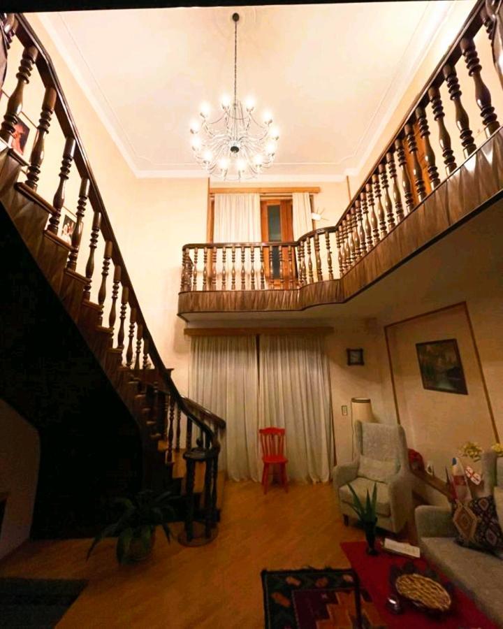 Omsi House 호텔 텔라비 외부 사진