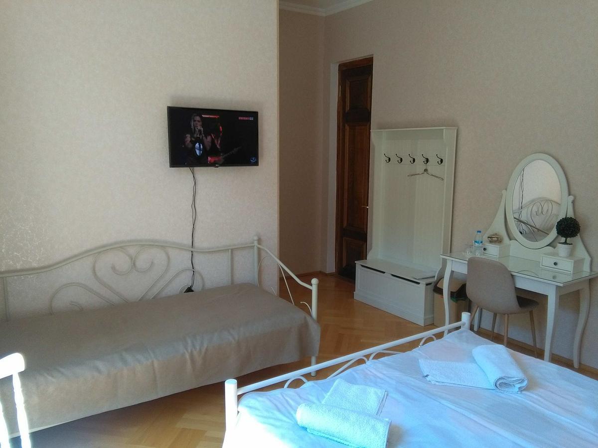 Omsi House 호텔 텔라비 외부 사진